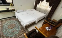 هتل دهدار لاهیجان - اتاق 3 تخته (1 تخت 2 نفره و 1 تخت 1 نفره)