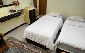 هتل دهدار لاهیجان - اتاق 2 نفره (2 تخت 1 نفره)