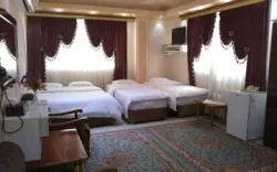 هتل دهدار لاهیجان - اتاق 4 تخته (1 تخت 2 نفره و 2 تخت 1 نفره)