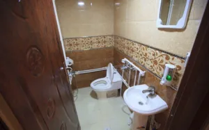 مهمانپذیر حیات اردبیل - سرویس بهداشتی 