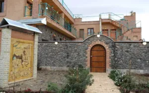 اقامتگاه بومگردی گلجان زنجان - نمای بیرونی 