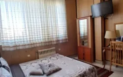 هتل قصر زنجان - اتاق 2 تخته (1 تخت 2 نفره)