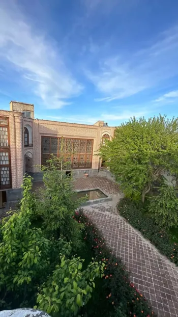 هتل بوتیک صادقی اردبیل - نمای محوطه