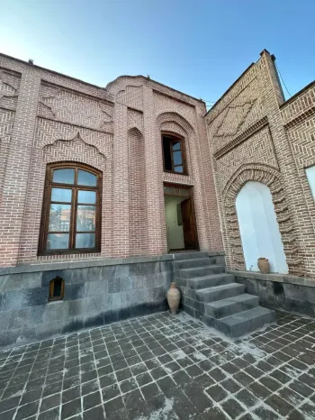 هتل بوتیک صادقی اردبیل - نمای بیرونی