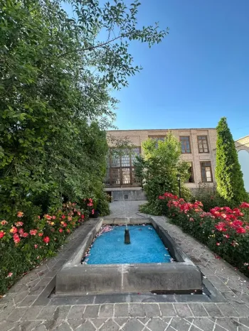 هتل بوتیک صادقی اردبیل - نمای محوطه
