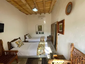 اقامتگاه سنتی ددمان زنجان - اتاق 2 تخته (2 تخت 1 نفره)