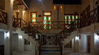 اقامتگاه سنتی ددمان زنجان - نمای محوطه 
