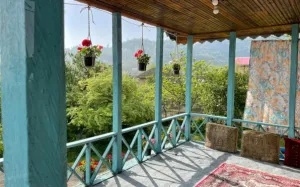 اقامتگاه بومگردی حاج حسین پرویزی تالش - نمای محوطه