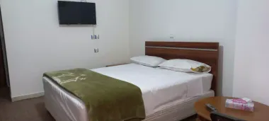 هتل آپارتمان صدرا تنکابن - اتاق 2 تخته (1 تخت 2 نفره)