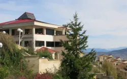 متل باران سبز کلاردشت - نمای بیرونی 