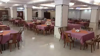 هتل بزرگ سمنان - رستوران