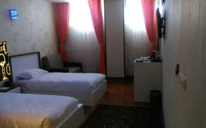 هتل بزرگ سمنان - اتاق 2 تخته (2 تخت 1 نفره)