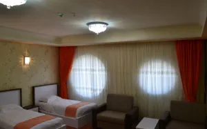 هتل بزرگ سمنان - اتاق 2 تخته (2 تخت 1 نفره)