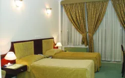هتل جهانگردی سمنان - اتاق 2 تخته (2 تخت 1 نفره)