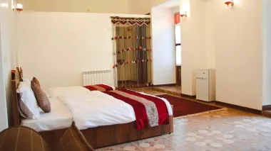 هتل بوتیک اسفنجان سمنان - اتاق 2 تخت (2 تخت 1 نفره)