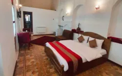 هتل بوتیک اسفنجان سمنان - اتاق 2 تخته (1 تخت 2 نفره)