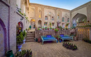 اقامتگاه سنتی طبیب شوشتری شوشتر - نمای محوطه 