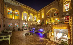 اقامتگاه سنتی طبیب شوشتری شوشتر - نمای محوطه
