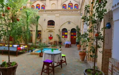 هتل سنتی سرابی شوشتر - نمای محوطه 
