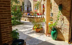 هتل سنتی سرابی شوشتر - نمای محوطه