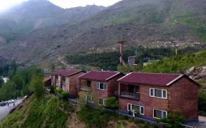 واحد اقامتی ویلاهای کوهستانی گنجنامه همدان - نمای بیرونی