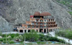 هتل بزرگ کوهستان بیرجند - نمای بیرونی 