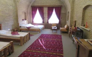 مجتمع اقامتی کاروانسرای یام مرند - اتاق 4 تخته (1 تخت 2 نفره 2 تخت 1 نفره)