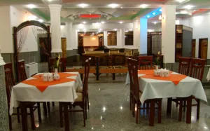 هتل بهجت میبد - رستوران