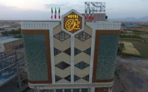 هتل مهربد فیروزه میبد - نمای بیرونی 