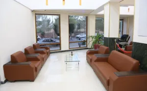 هتل مهربد فیروزه میبد - لابی 
