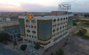 هتل مهربد فیروزه میبد - نمای بیرونی 