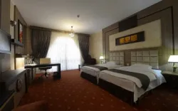 هتل نیکان بافق - اتاق 3 تخته (1 تخت 2 نفره 1 تخت 1 نفره)
