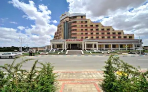هتل نیکان بافق - نمای بیرونی 