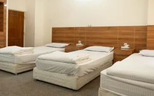 هتل کاریز اردکان - اتاق 3 تخته (3 تخت 1 نفره)