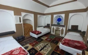 اقامتگاه سنتی انار اردکان - اتاق 3 تخته (3 تخت 1 نفره)