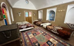 اقامتگاه سنتی انار اردکان - اتاق 4 تخته (1 تخت 2 نفره 2 تخت 1 نفره)