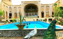اقامتگاه بومگردی سرای جهانگرد مهریز - نمای محوطه 