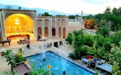 اقامتگاه بومگردی سرای جهانگرد مهریز - نمای محوطه 