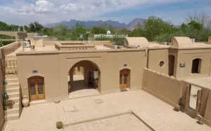 هتل باغ پهلوان پور مهریز - نمای بیرونی