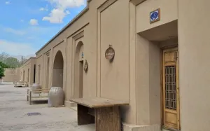 هتل باغ پهلوان پور مهریز - نمای بیرونی 