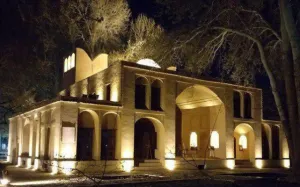 هتل باغ پهلوان پور مهریز - نمای بیرونی 