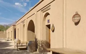 هتل باغ پهلوان پور مهریز - نمای بیرونی 