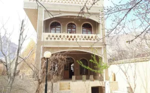 اقامتگاه بومگردی حاجی خان تفت - نمای بیرونی 