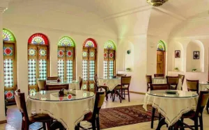 هتل تاریخی خانه آقازاده ابرکوه - رستوران