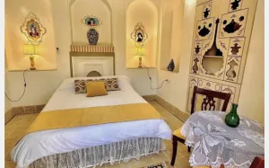 اقامتگاه سنتی عمارت قجری ابرکوه - اتاق 2 تخته (1 تخت 2 نفره)