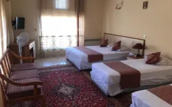 هتل ابیانه ابیانه - اتاق 4 تخته (1 تخت 2 نفره 2 تخت 1 نفره)
