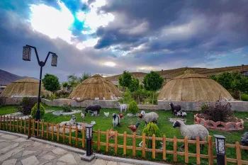 مجتمع اقامتی گلستانکوه خوانسار - نمای محوطه 