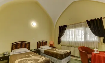 مهمانسرا جهانگردی گلپایگان - اتاق 2 تخته (2 تخت 1 نفره)