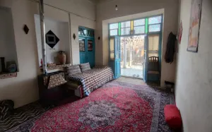 اقامتگاه بومگردی سرای کربلایی فریدون گلپایگان - نمای اتاق 