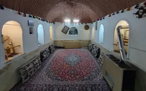 اقامتگاه بومگردی سرای کربلایی فریدون گلپایگان - نمای اتاق 
